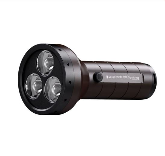 LED%20LENSER%20P18R%20SIGNATURE%20-%204500%20LÜMEN